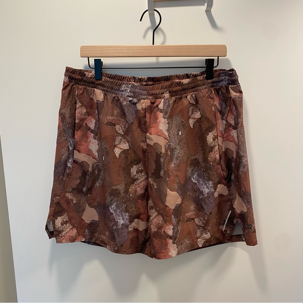 All in motion 7in run shorts